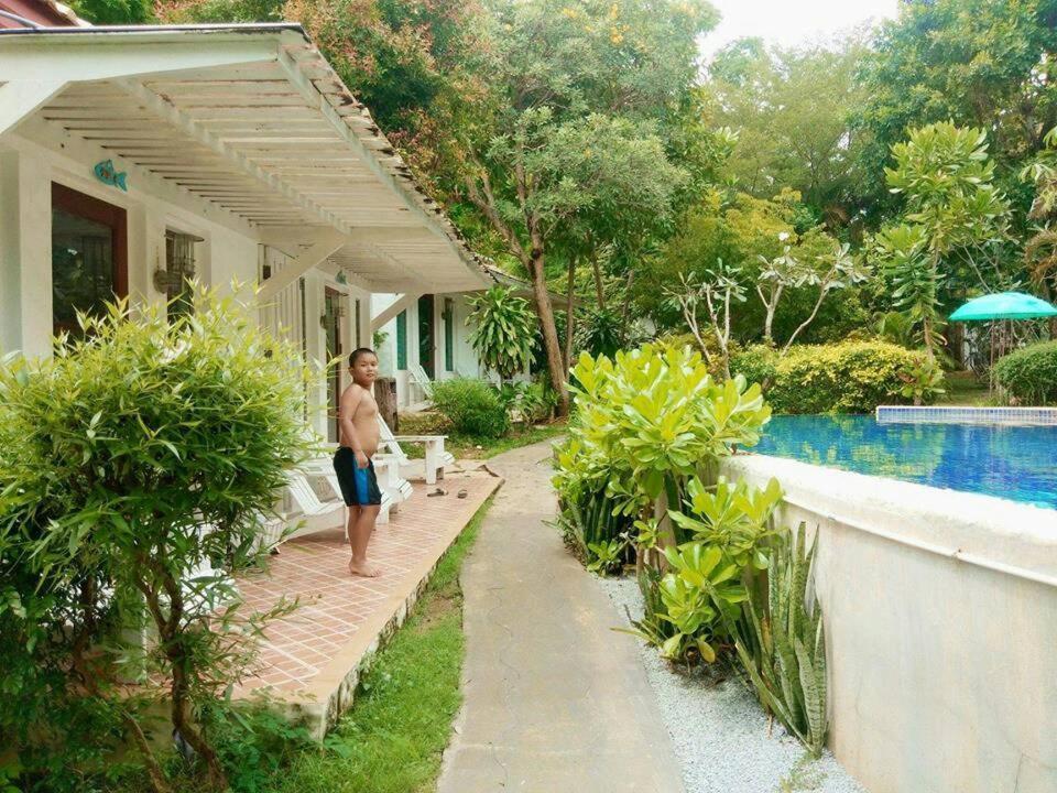 Baanmontra Beach Resort - Bankrut Ban Krut (Prachuap Khiri Khan) Exterior foto