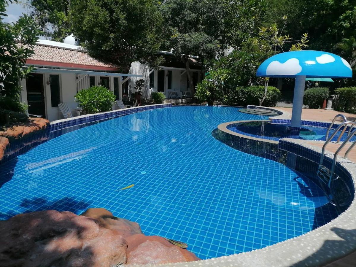 Baanmontra Beach Resort - Bankrut Ban Krut (Prachuap Khiri Khan) Exterior foto